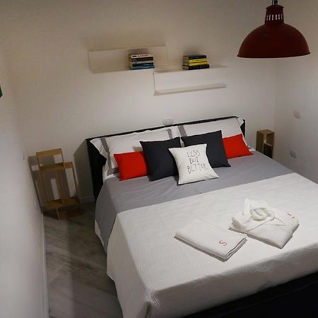 Les Suites Di Parma Bilik gambar